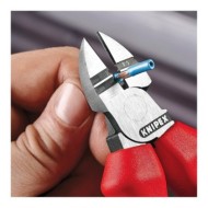 Clesti dezizolatori cu margini de taiere putin inclinate, cu suprafata cromata si manere cu manson bicomponent, 160 mm, Knipex