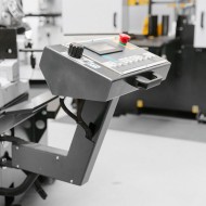 Fierastrau cu banda metalica, 400 V, dimensiune banda 3660 x 27 x 0.9 mm, modelul BMBS 300 x 320 HA-DG, Metallkraft