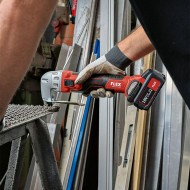 Foarfeca pentru tabla modelul SHE 16 EC C, viteza de lucru 5 - 9 m/min, 950 - 2050 rpm, FLEX