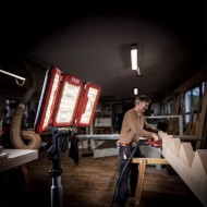 Proiector modelul TL 4000, flux luminos 1000 / 2000 / 4000 lm, inaltime reglabila 1.1 - 2.2 m, rotire 180°, FLEX