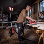 Proiector modelul TL 4000, flux luminos 1000 / 2000 / 4000 lm, inaltime reglabila 1.1 - 2.2 m, rotire 180°, FLEX