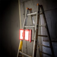 Proiector modelul TL 4000, flux luminos 1000 / 2000 / 4000 lm, inaltime reglabila 1.1 - 2.2 m, rotire 180°, FLEX